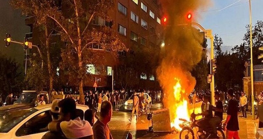 İrandakı etirazlarda 300 nəfər ölüb