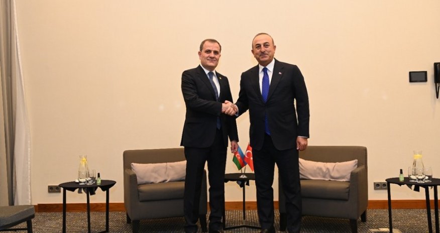 Ceyhun Bayramov Polşada Mövlud Çavuşoğlu ilə görüşüb