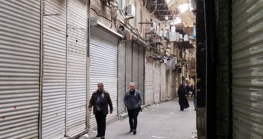 İranda sahibkarlar etiraz olaraq mağazalarını bağlayıb