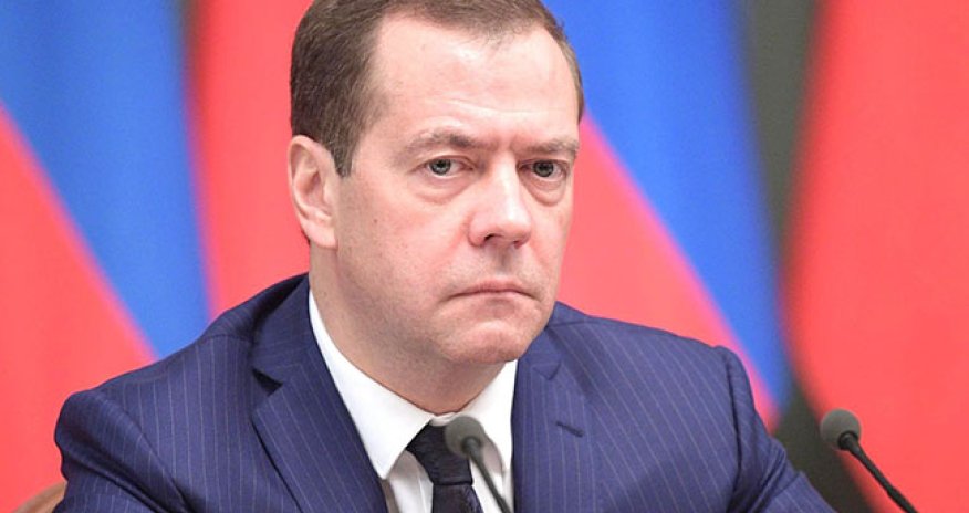 Medvedyev - Neftin qiyməti ilə bağlı ağlasığmaz hadisələr baş verəcək