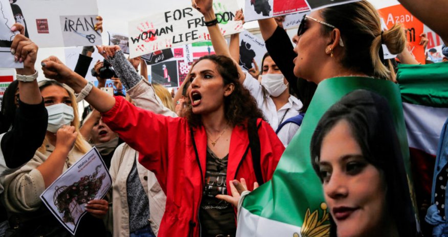 İranda etirazçıların edam olunmasına başlanılır