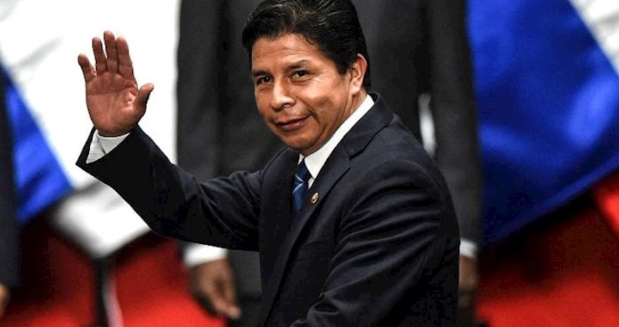 Peru Prezidenti parlamenti buraxıb, fövqəladə vəziyyət elan etdi