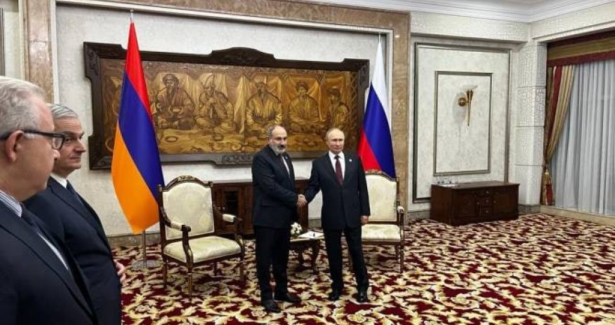 Putinlə Paşinyanın görüşü BAŞLAYIB