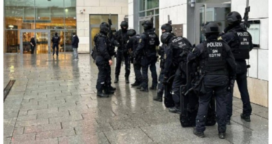 Almaniyada radiostansiyanın binasına silahlı hücum olub