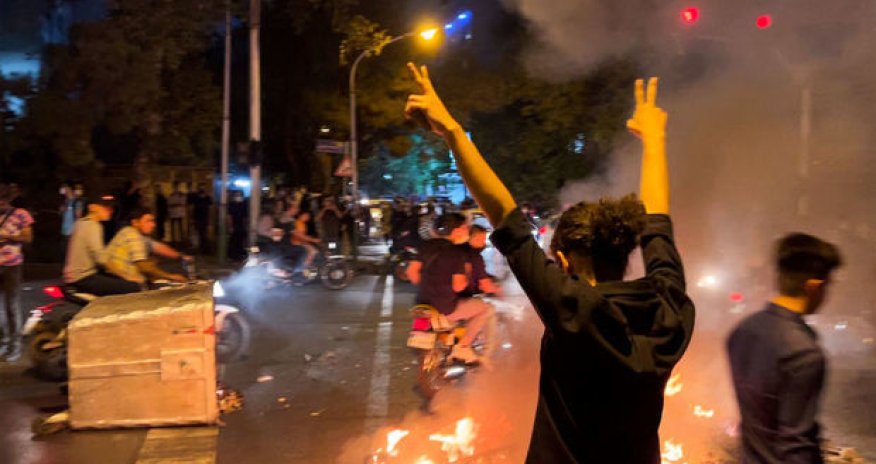 Tehran küçələrində əhali aksiyalara davam edir