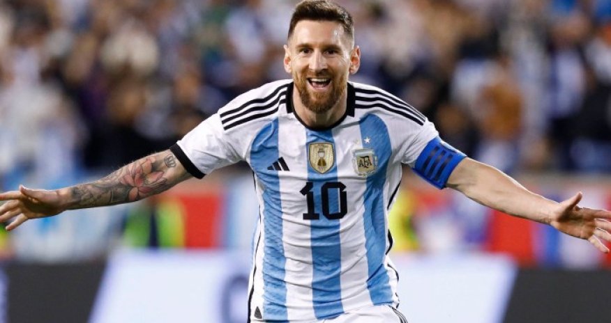 Messi ən yaxşı futbolçu seçildi