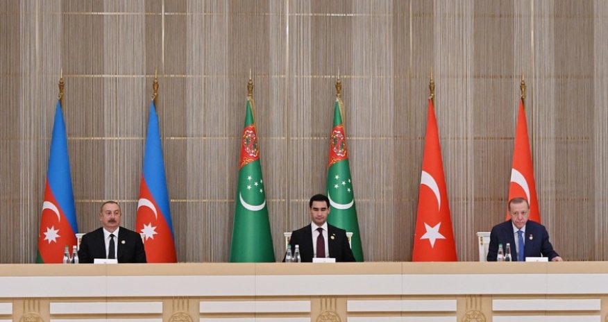 Подписаны документы между Азербайджаном, Турцией и Туркменистаном