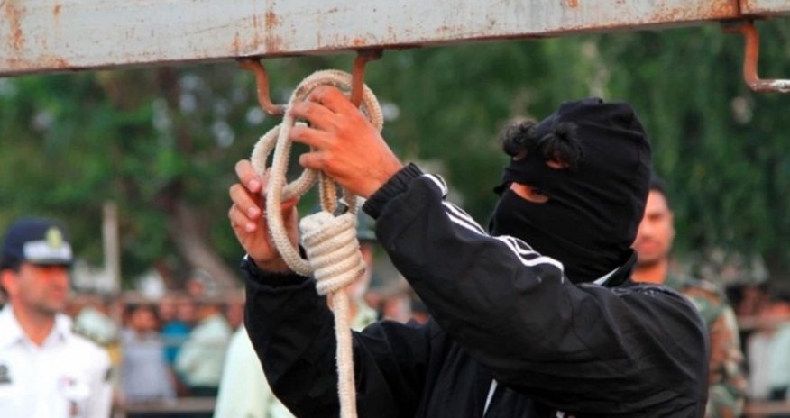 İranda 3-ü azərbaycanlı olmaqla 5 nəfər dar ağacından asılıb