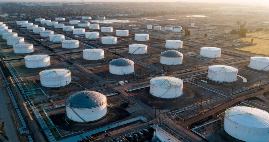 В США стратегические запасы нефти сократились до 40-летнего минимума