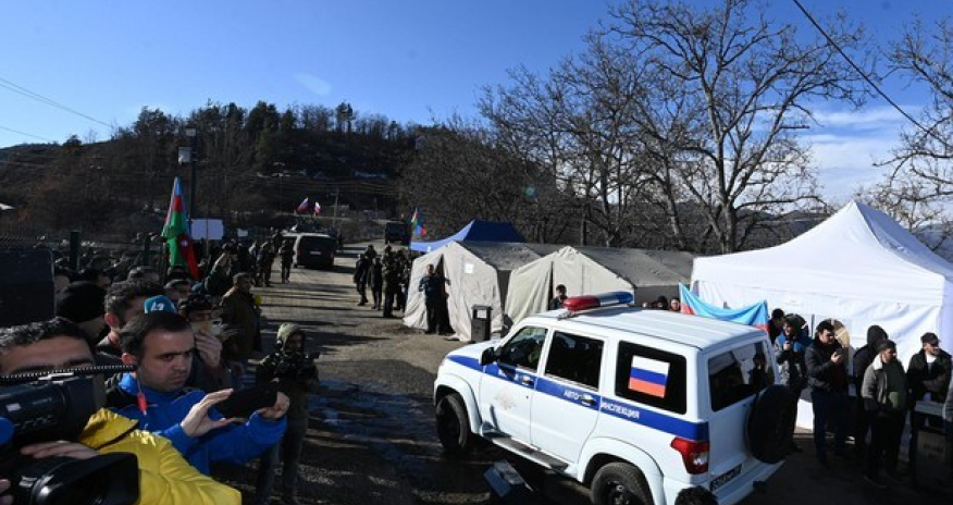 Xankəndi-Laçın yolunda Rusiya sülhməramlılarının avtomobillərinin hərəkətinə növbəti dəfə şərait yaradılıb