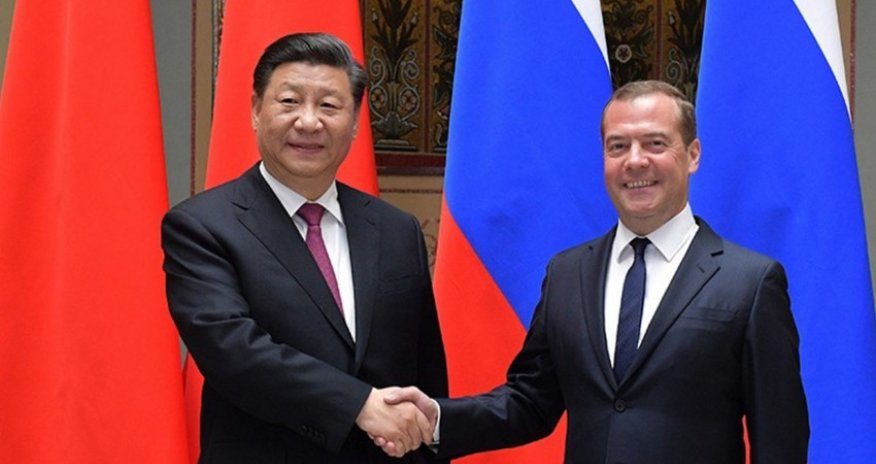 Medvedev Pekində Si Cinpinlə görüşdü