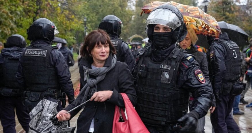 Rusiyada aksiyalar zamanı həbs edilən şəxslərin ayı açıqlanıb