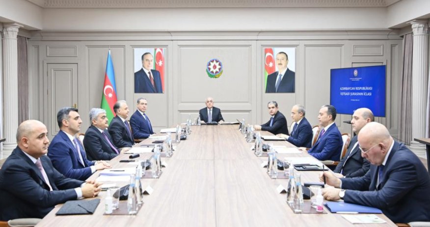 İqtisadi Şuranın növbəti iclası keçirildi