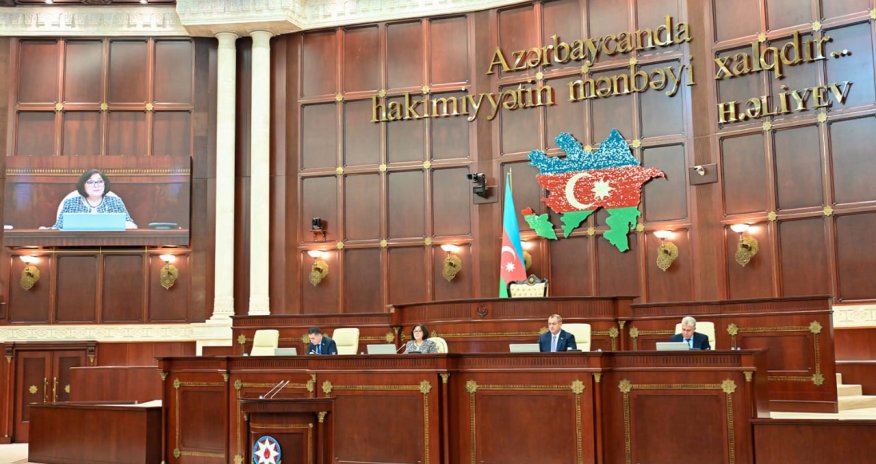 Milli Məclisin iclası başladı