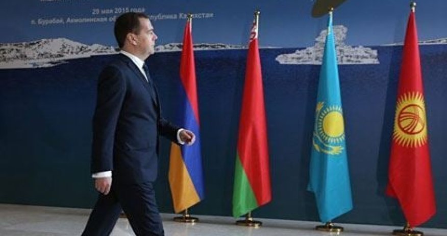 Putin Medvedevə yeni vəzifə verdi