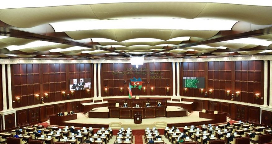 Milli Məclisin iclası başladı