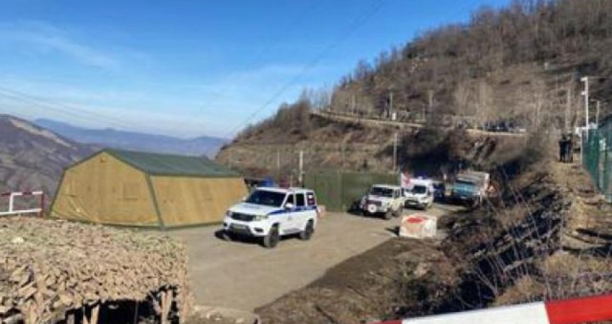 Xankəndində olan xəstələr Laçın dəhlizindən Ermənistana aparılıb