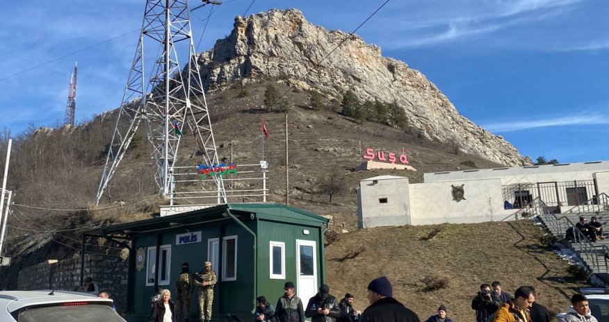 Şuşa-Xankəndi yolunda aksiyada iştirak edənlərin sayı artır 