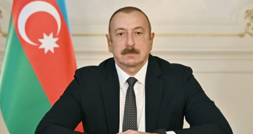 Президент Азербайджана поздравил лидера Кубы