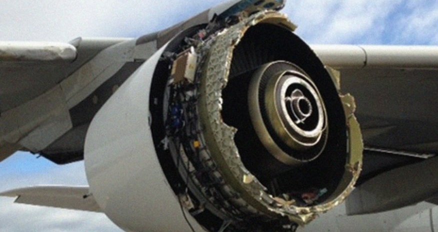 ABŞ-da hava limanının işçisi təyyarənin turbininə düşərək ölüb