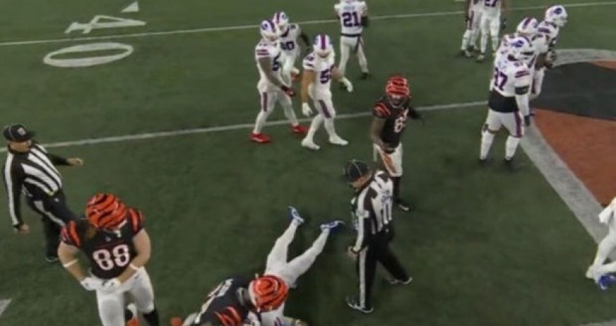 Игрок американского клуба потерял сознание во время матча