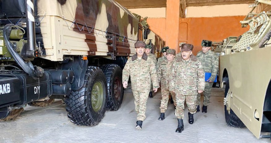 Закир Гасанов проверил боевую готовность базы мобилизационного обеспечения