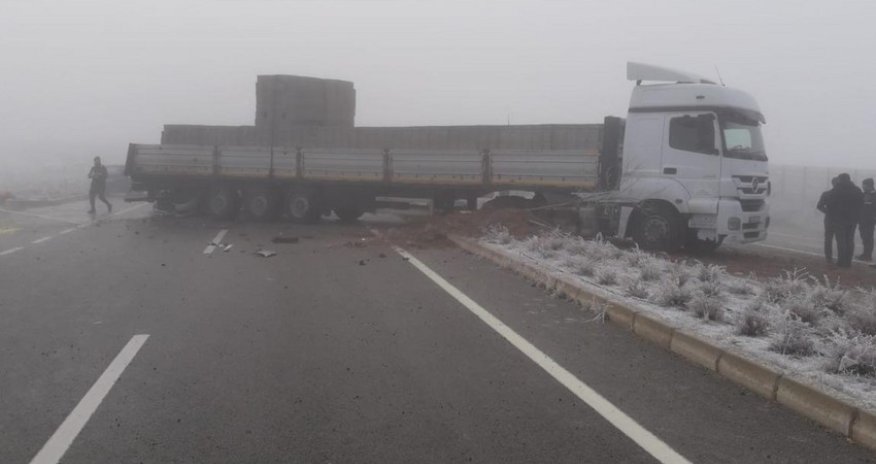 Türkiyədə iki yol qəzasında 7 nəfər ölüb, 30 nəfər yaralanıb