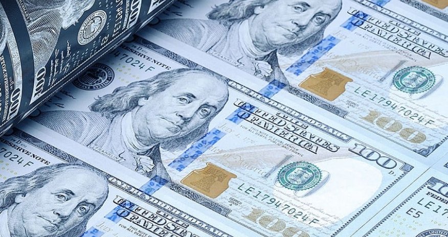 US dollar falls in price against world currencies