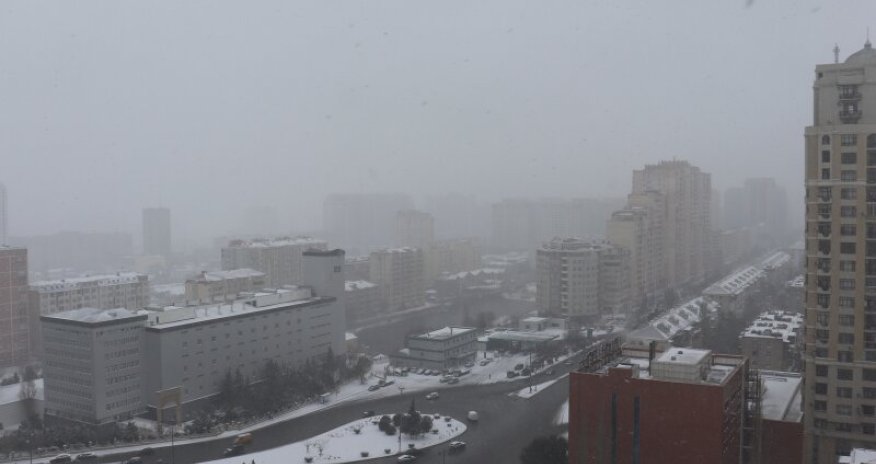 Bakıya ilk qar yağıb - FOTOREPORTAJ
