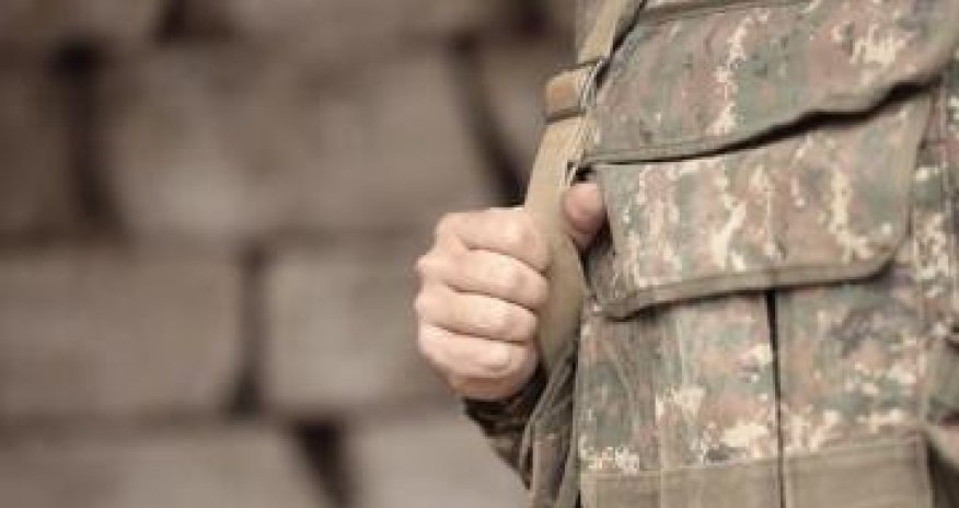 Azərbaycanda əsgər intiharlarında günahkar komandirlərdir - DEPUTAT