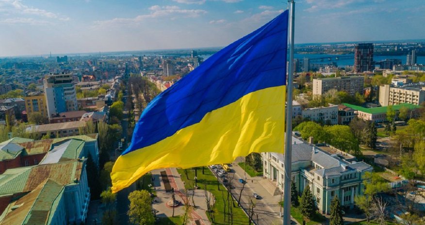 Zelenski 198 nəfərin adını sanksiya siyahısına daxil edib.