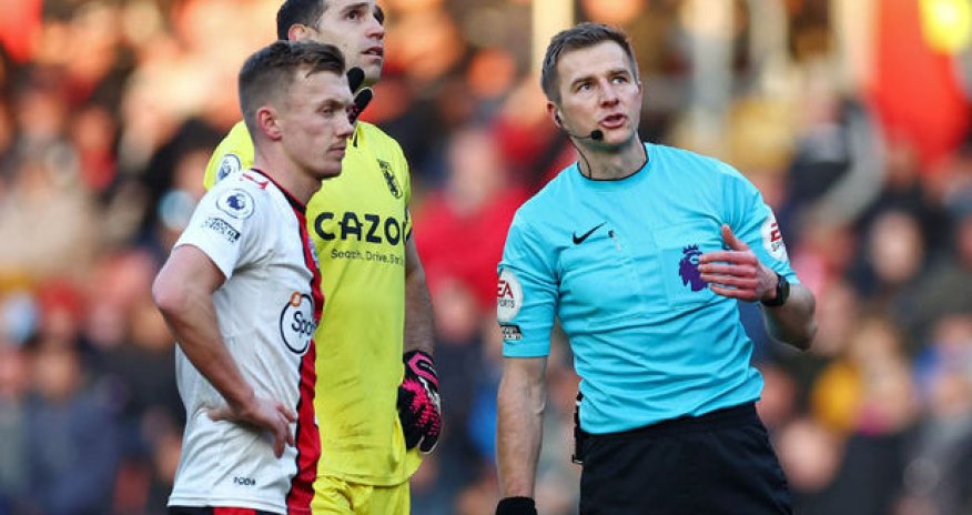 Матч чемпионата Англии прервали из-за беспилотника над стадионом