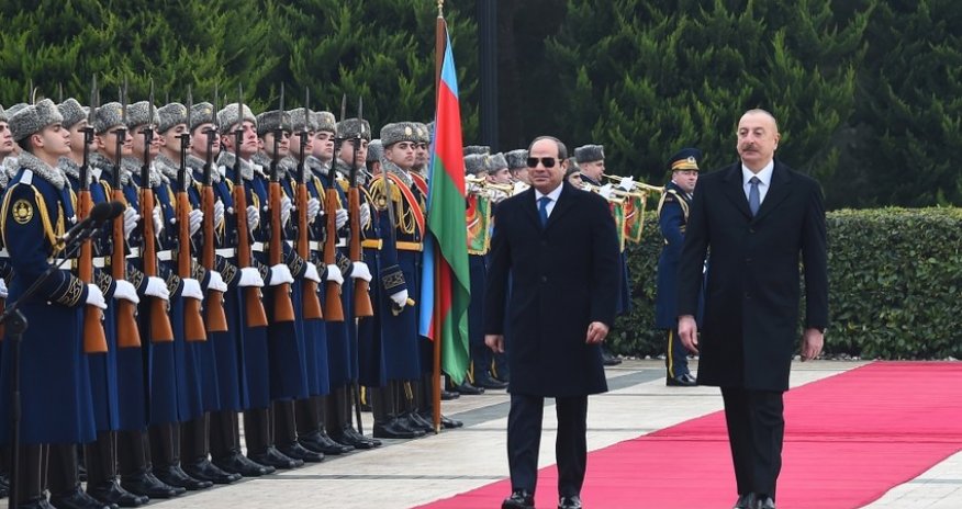 İlham Əliyev Misir Prezidentini qarşıladı