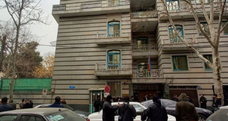 Протестующие в Иране обвиняют КСИР в нападении на посольство Азербайджана
