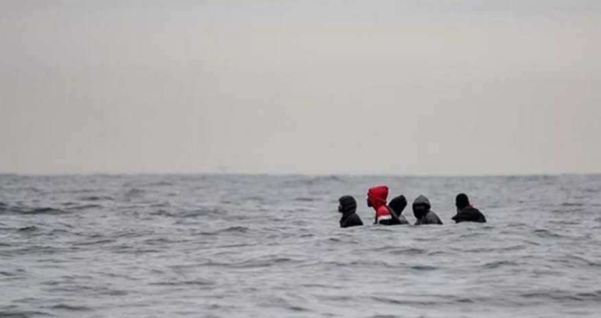 Pakistanda mədrəsə şagirdlərinin olduğu qayıq çevrilib, 11 uşaq ölüb