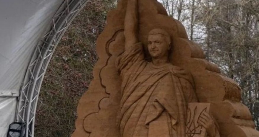 Avropada Zelenskiyə abidə ucaldıldı