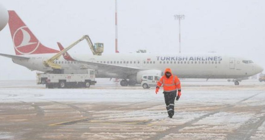 İstanbulda 180 reys təxirə salınıb