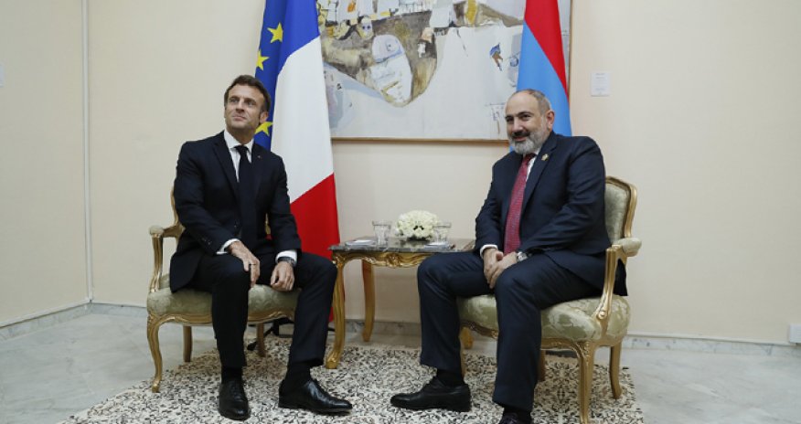 Paşinyan Makronla Qarabağdakı vəziyyəti müzakirə edib