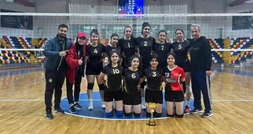 Türkiyədə daha iki voleybolçu zəlzələ nəticəsində həlak olub