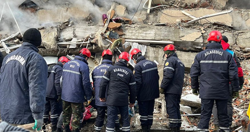 FHN-in xilasediciləri Türkiyədə 51 nəfəri dağıntılar altından sağ çıxarıb