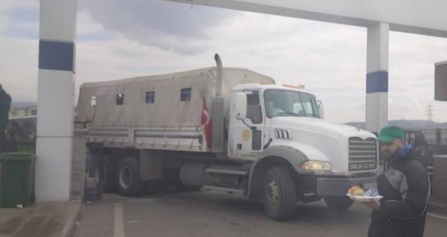 FHN-in Türkiyəyə göndərdiyi növbəti humanitar yardımı Kahramanmaraşa çatıb