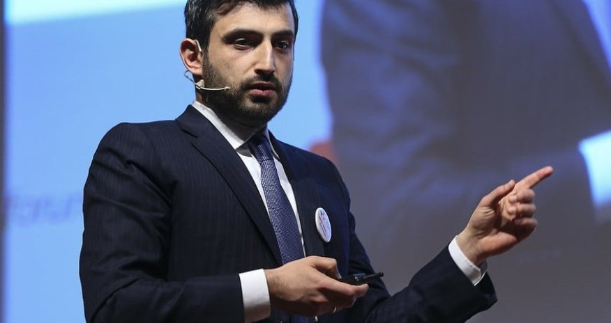 Seljuk Bayraktar helps Azerbaijani rescuers in Kahramanmaras