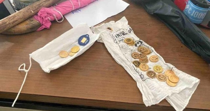 Yardım üçün göndərilən yorğandan qızıl çıxdı