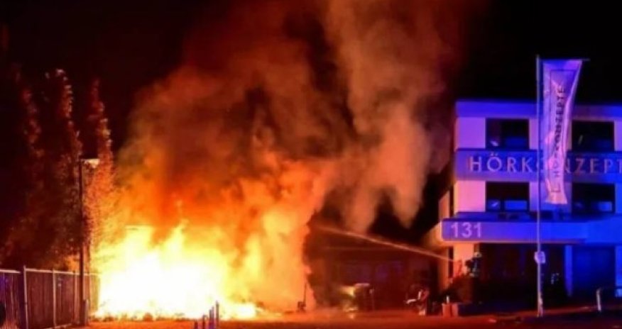 Almaniyada Türkiyə üçün toplanan humanitar yardımlar yandırılıb