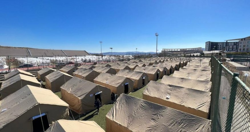 Azərbaycan Kahramanmaraşda növbəti 300 çadırlıq şəhərcik qurub