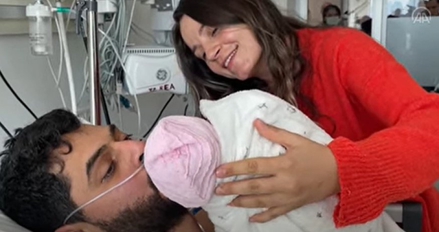 Zəlzələ günü doğulan körpəsinə 261 saatdan sonra qovuşdu