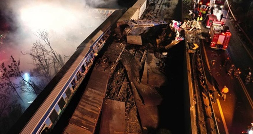 Yunanıstanda qatarlar toqquşub - 32 nəfər ölüb/VİDEO