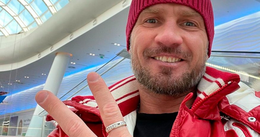 Olimpiya çempionu Kostomarov tədricən sağalır, irəliləyişlər var