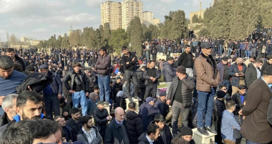 İlahiyyatçı Hacı Şahinin dəfnindən görüntülər -VİDEO