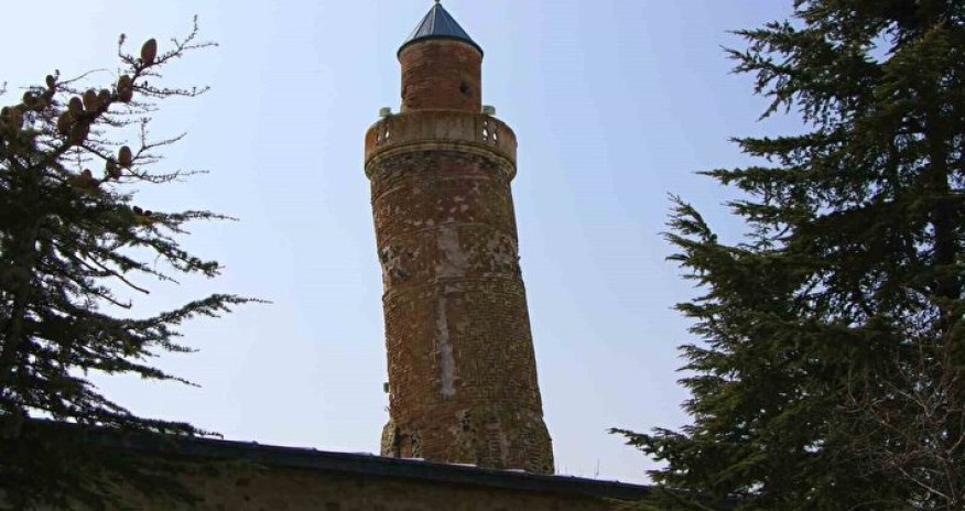 Türkiyədə 870 illik məscid üç böyük zəlzələ olsa da dağılmadı - Fotolar